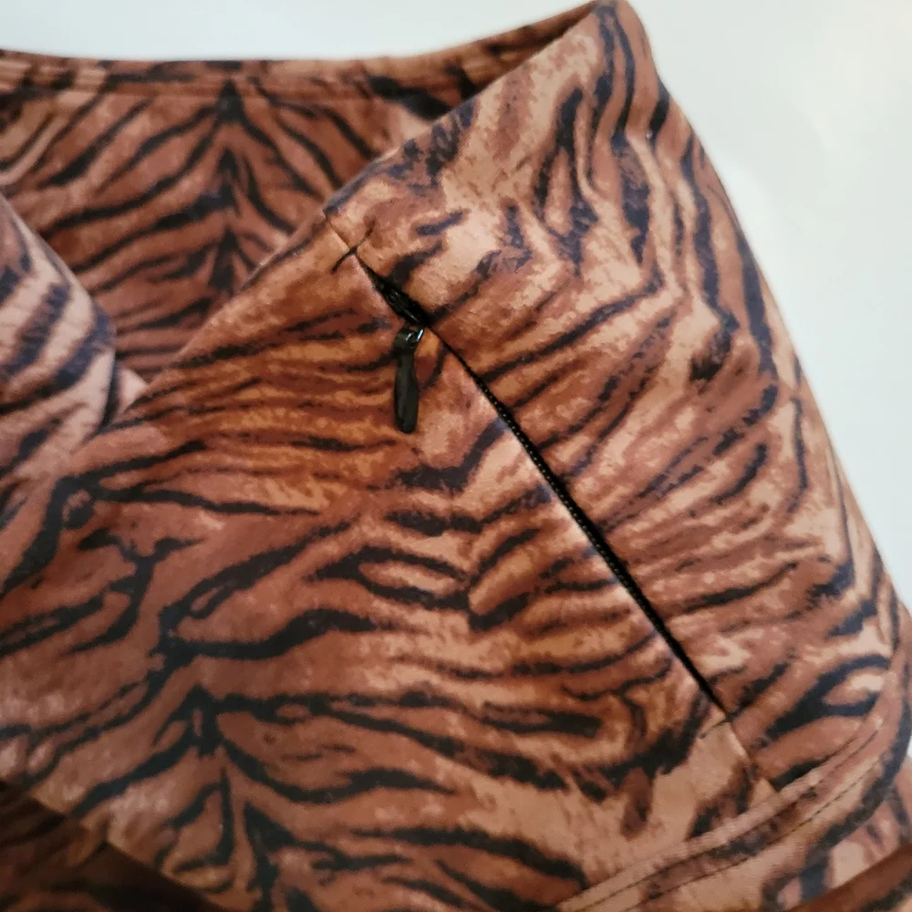 animal print athleasure set- sport bra and legging - Picture 4 of 8